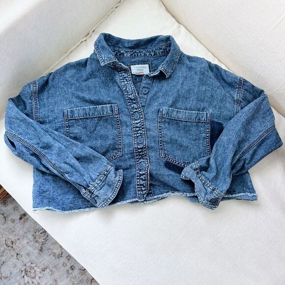 American Eagle Lightweight Denim Cropped Jacket - Picture 1 of 3
